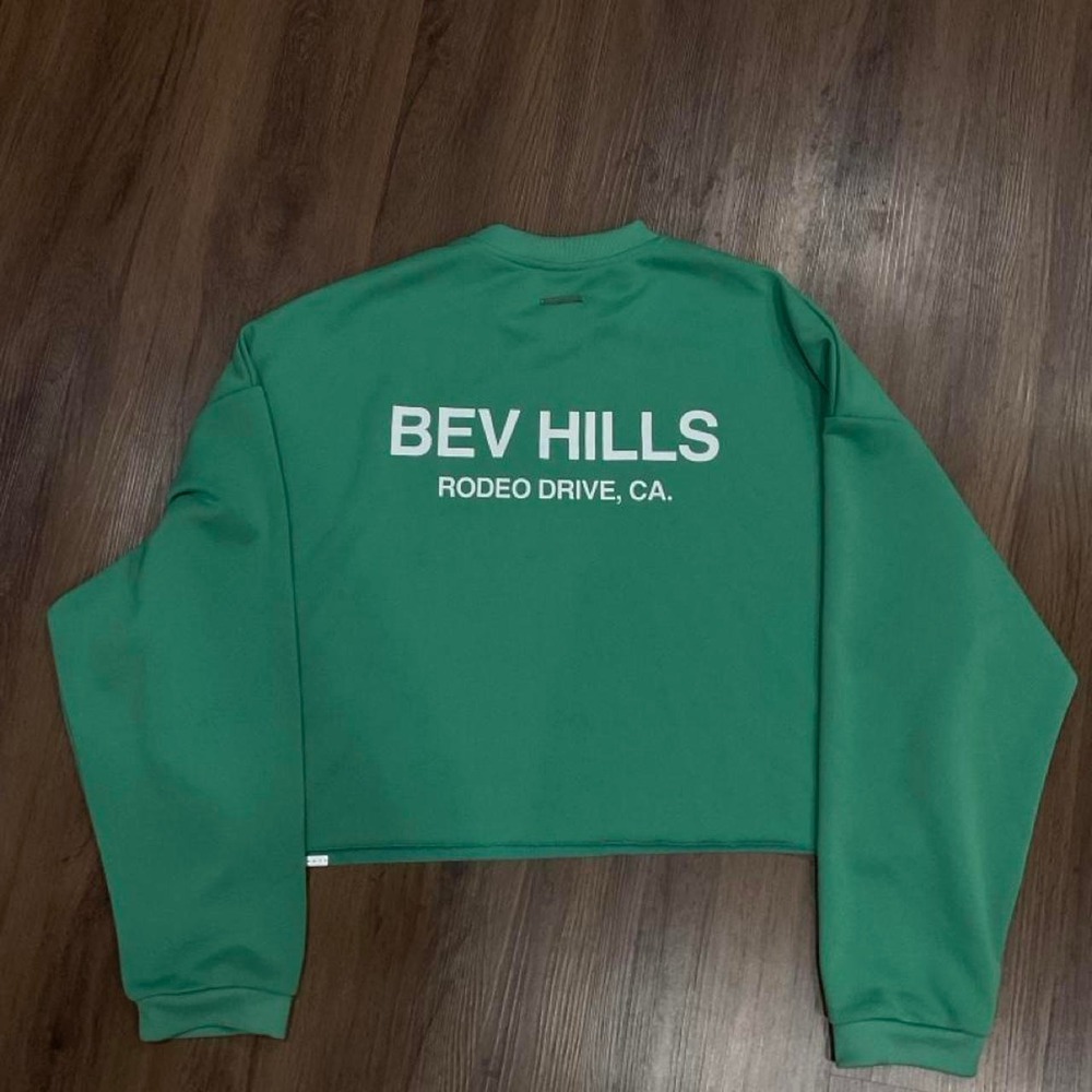 Green cropped crewneck sweatshirt